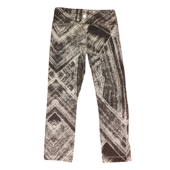 Lululemon Wunder Under Crops || - Picture 3 of 11